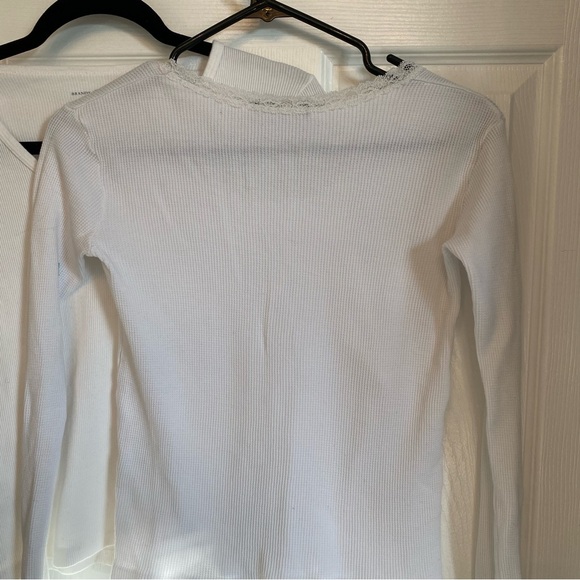 Bundle of 2 Bandy Melville Long sleeved White Shirts Tees Ribbed Waffle - Picture 4 of 13